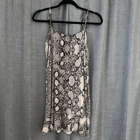 Express Snakeskin Print Ruffle Hem Fit and Flare Dress - Picture 3 of 4